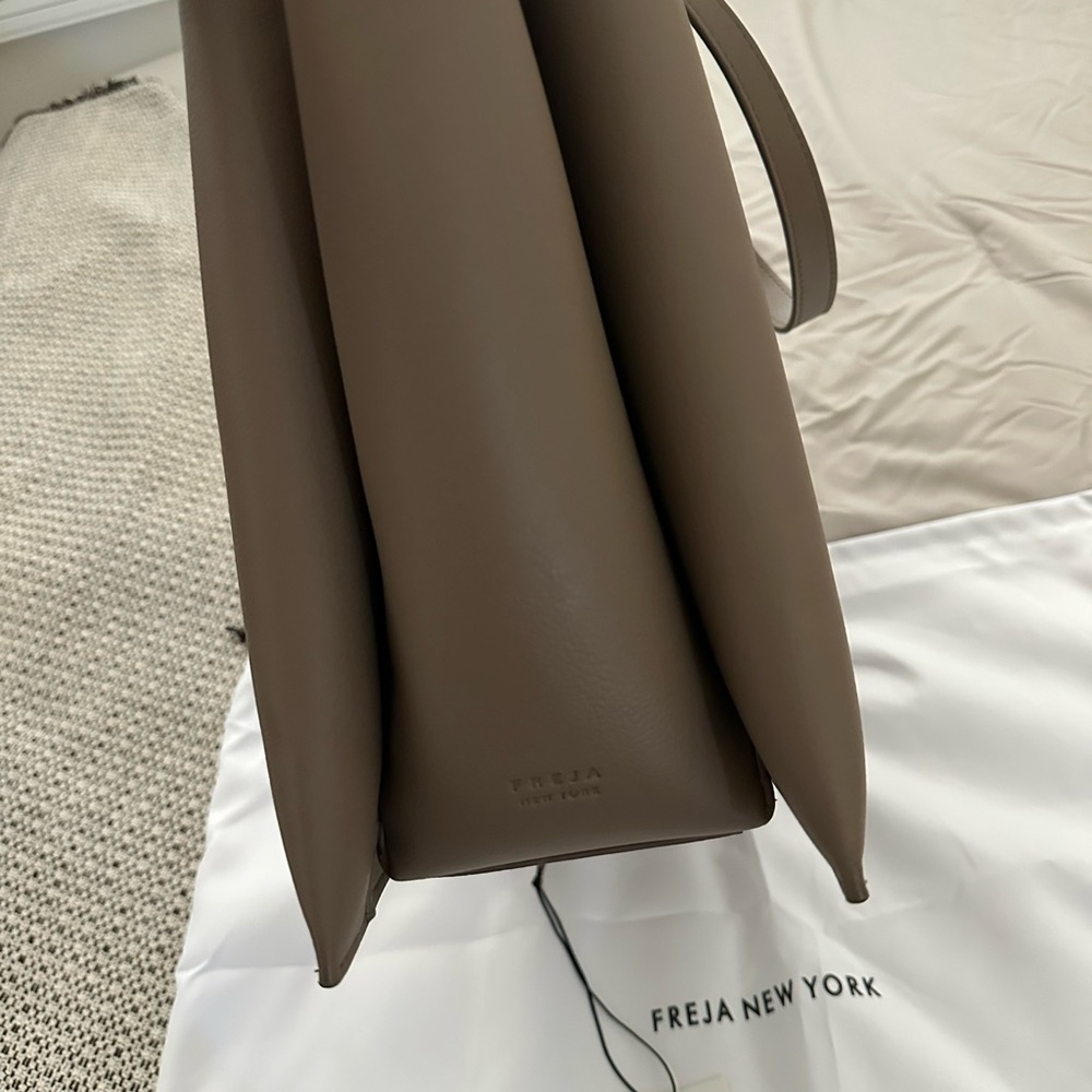 Freja Paloma Tote - Taupe - Picture 8 of 9